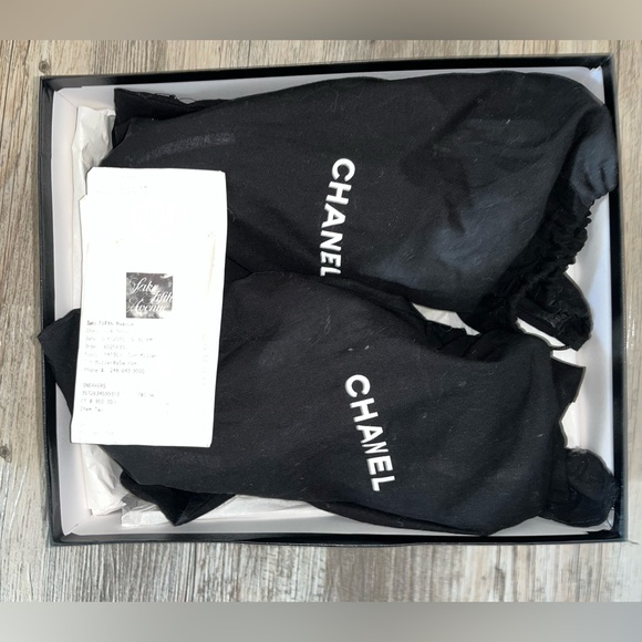 CHANEL TWEED SNEAKERS - Picture 7 of 7